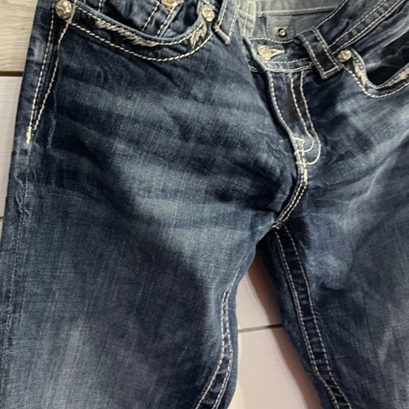 "Miss Me Jeans Size 28 Boot Cut with Embellishments: Sparkling Style for Every S - Picture 3 of 9